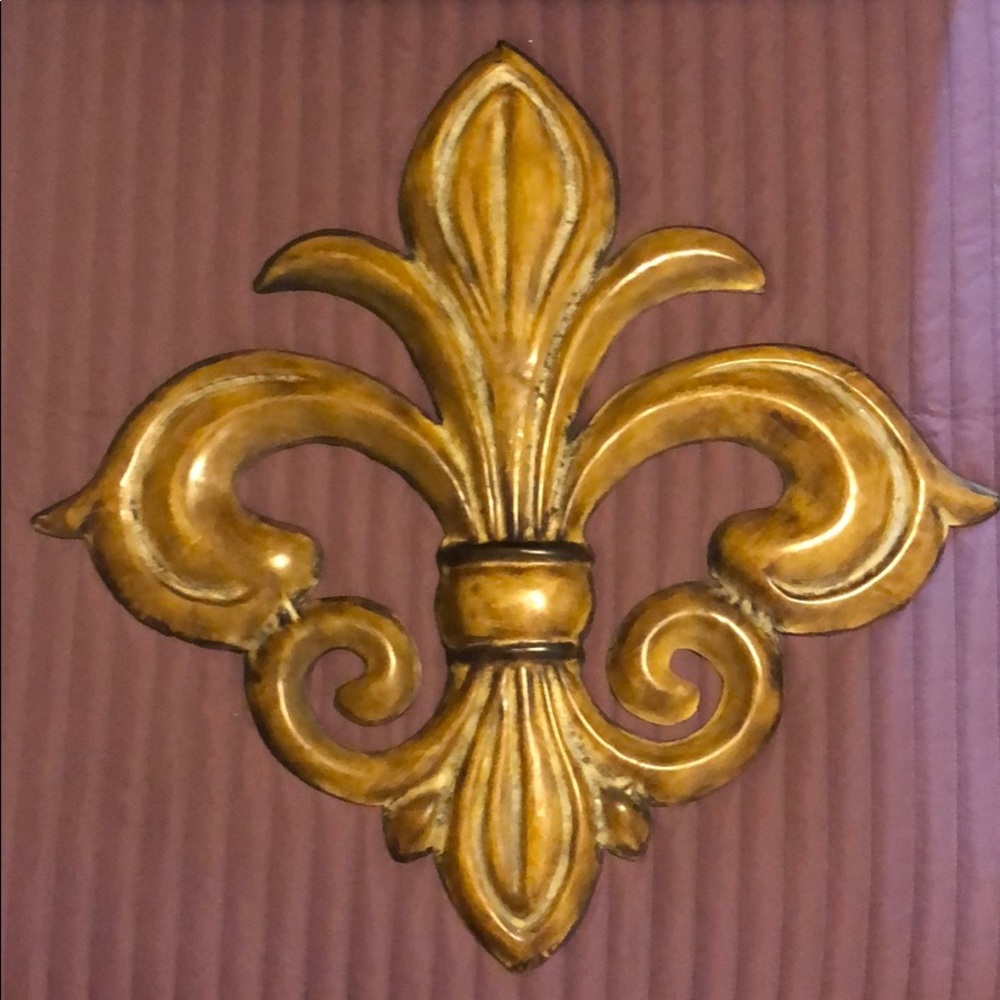 Fleur de lis wall art
